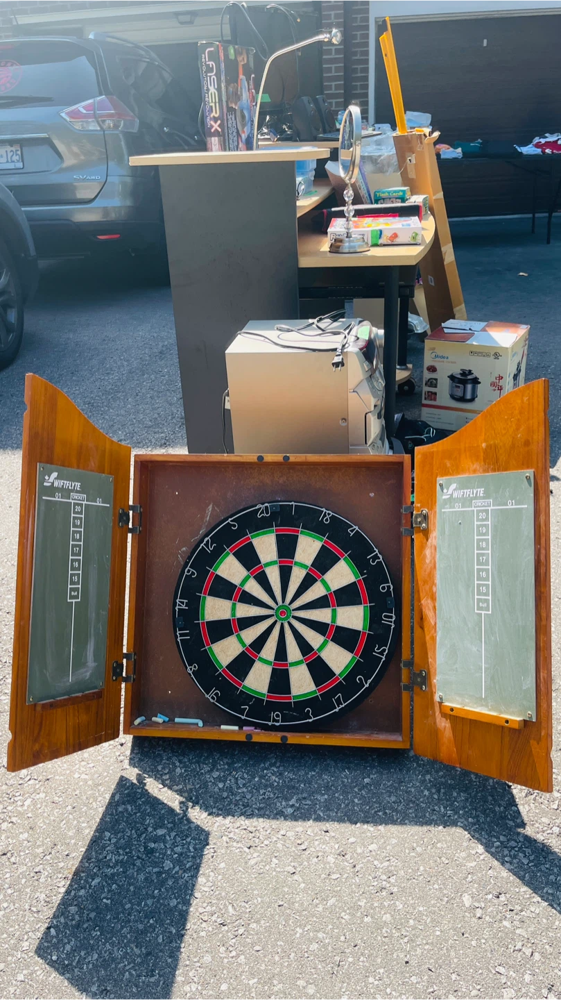 WIFTFLYTE Dartboard Cabinet Set