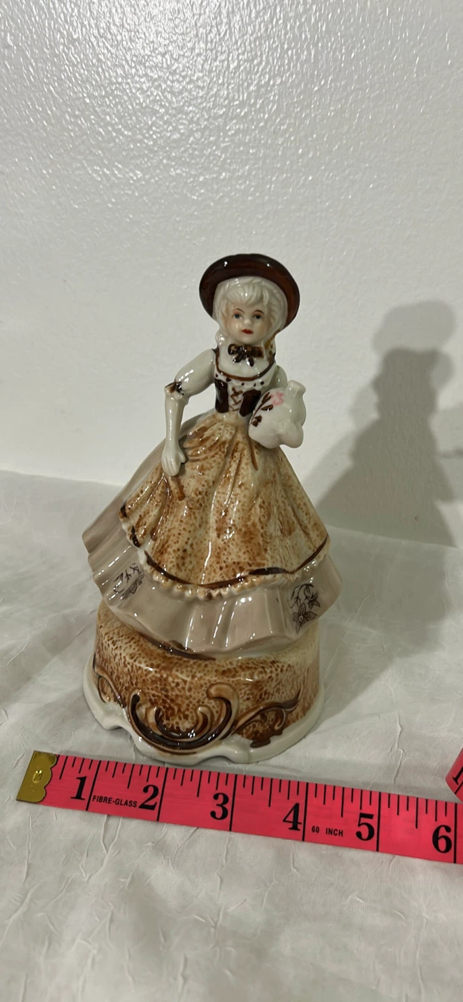 Vintage Ceramic Figurine - photo 2