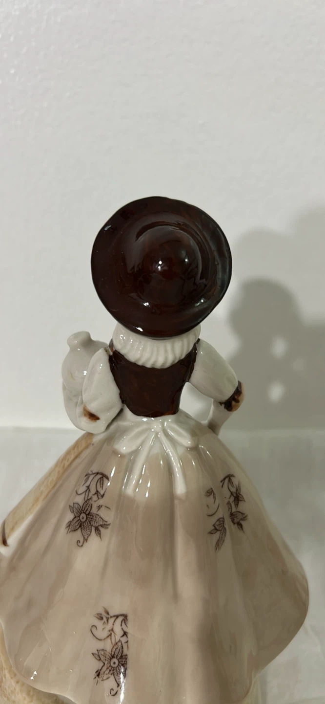 Vintage Ceramic Figurine - photo 5