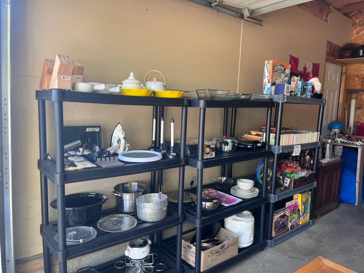 GARAGE SALE - photo 3