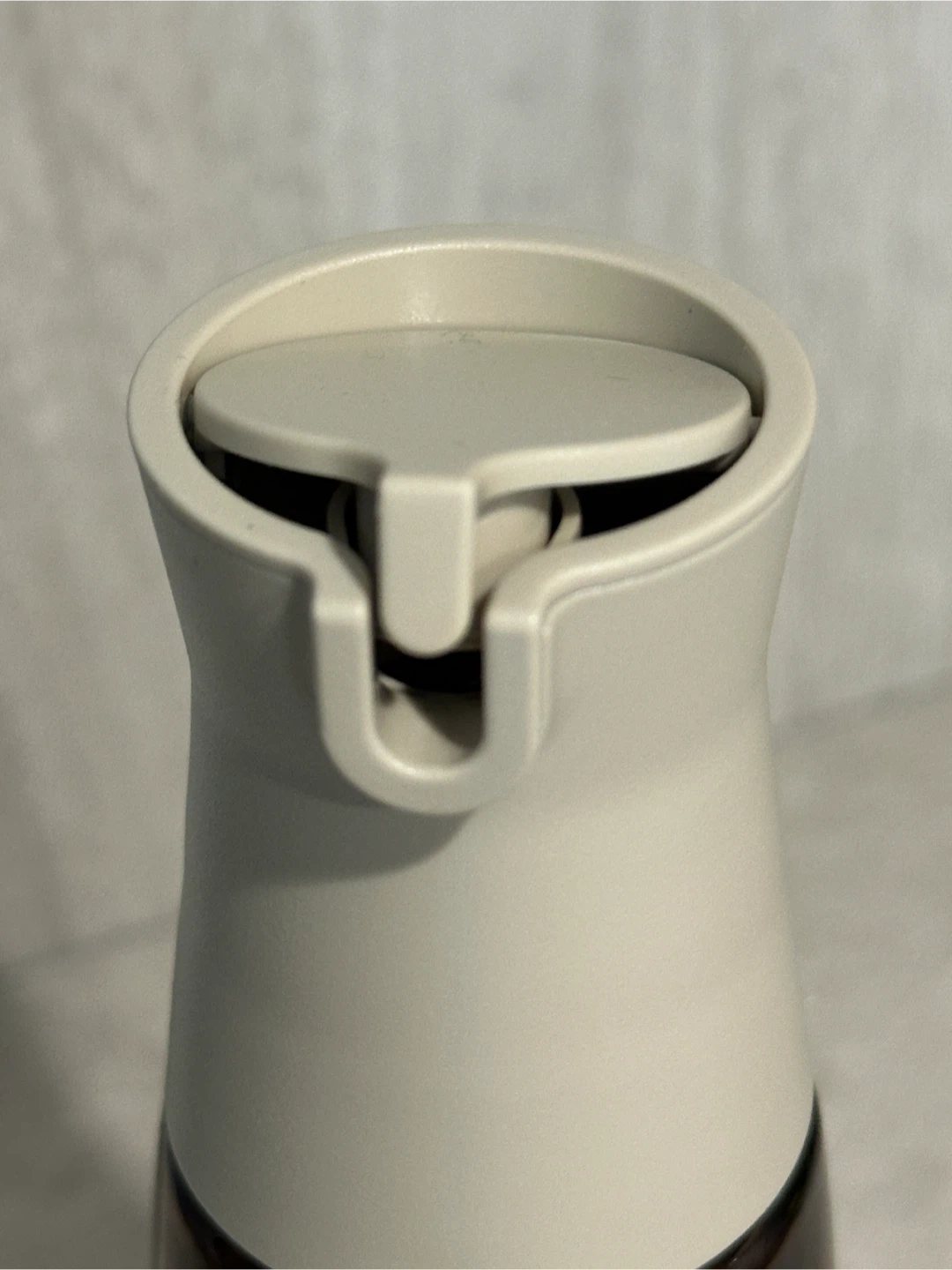 Oil/vinegar bottle - photo 2