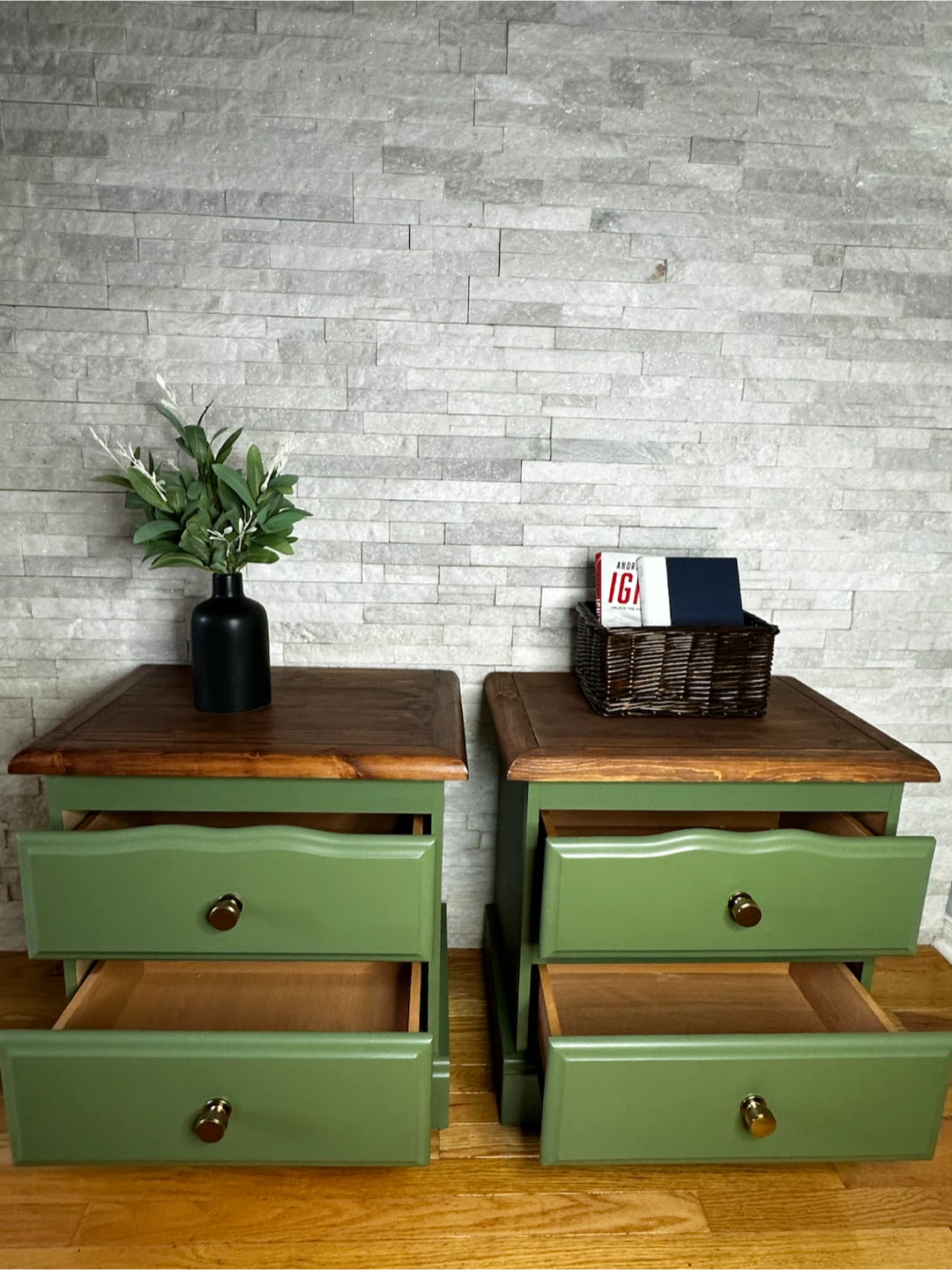 Beautiful  Pair of Nightstands - photo 4