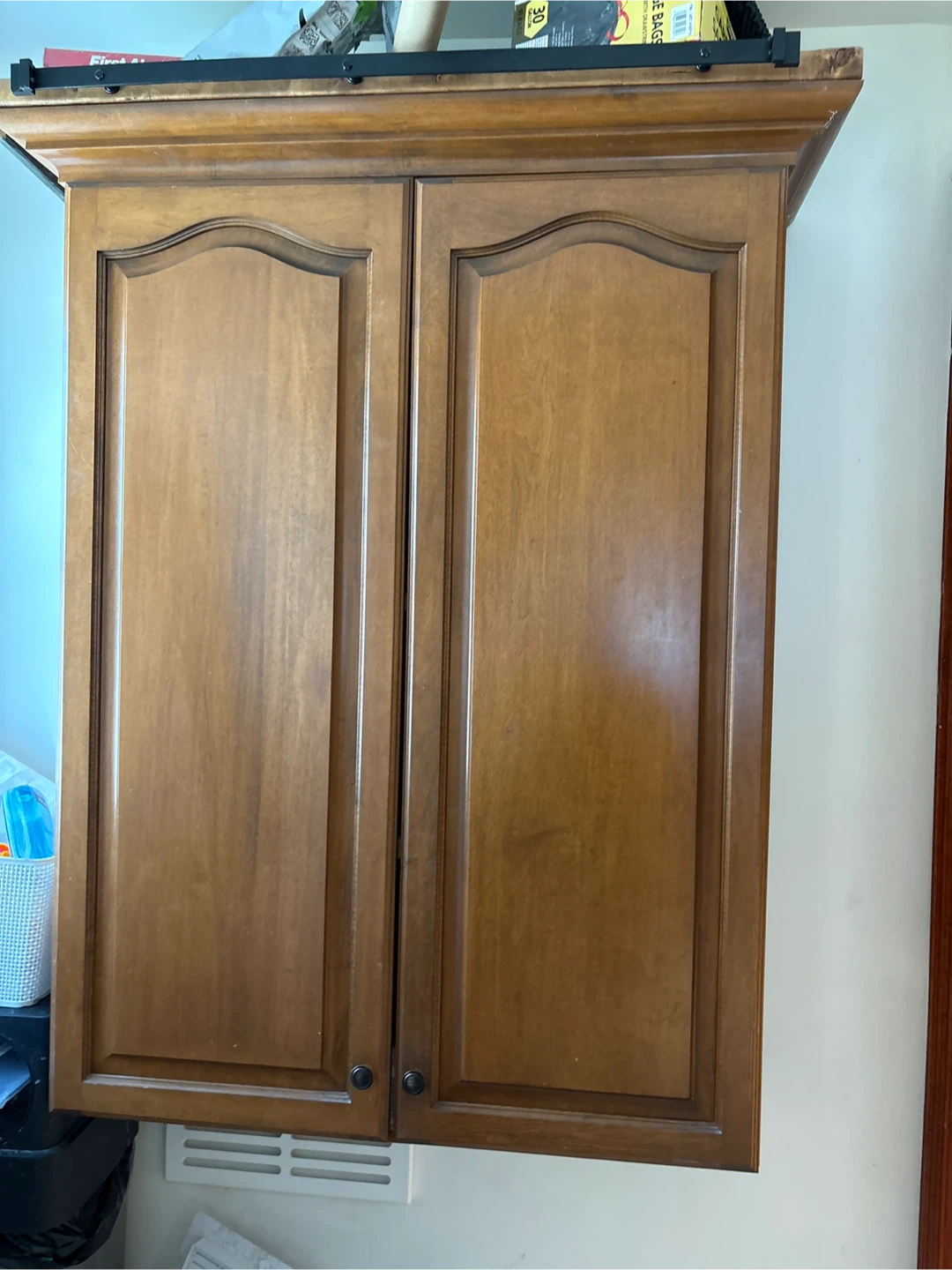 need help 1-2 guys moving small couch south ajax today - photo 2