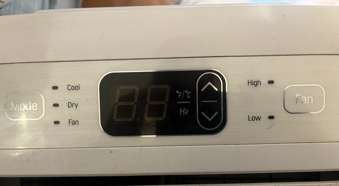 LG Portable Air Conditioner with Hose - photo 3