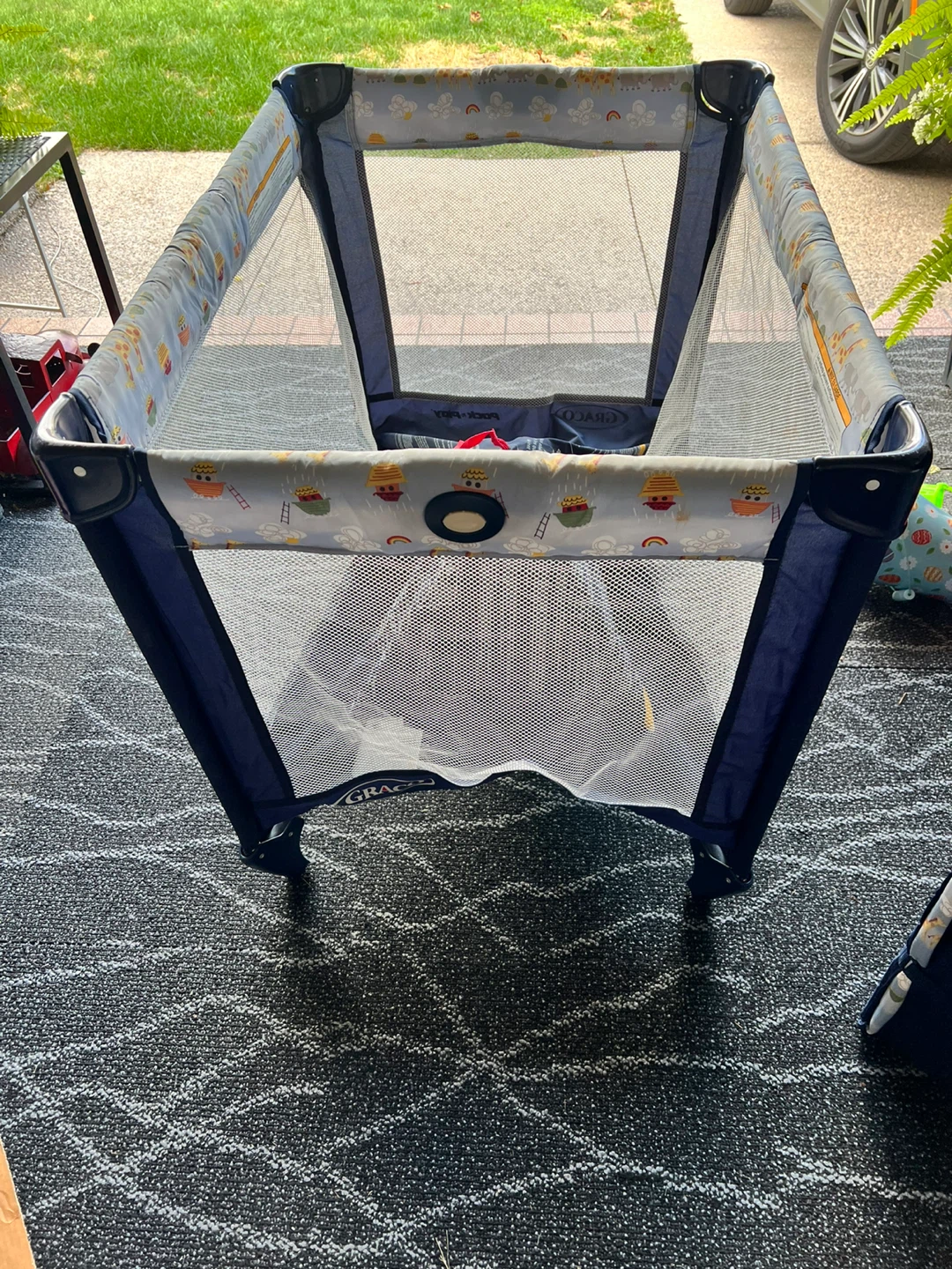 Graco Pack 'n Play Portable Playard - photo 4