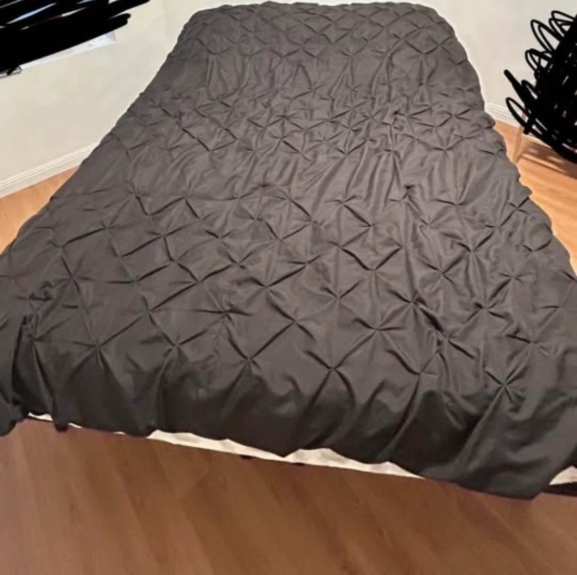 Full bed set with mattress