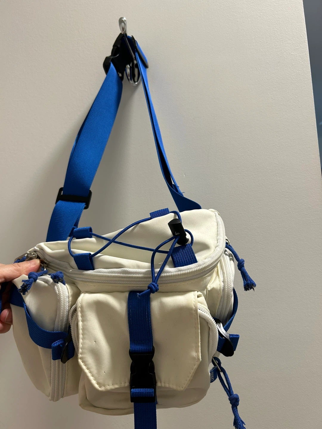 White Messenger Bag with Blue Straps - photo 4