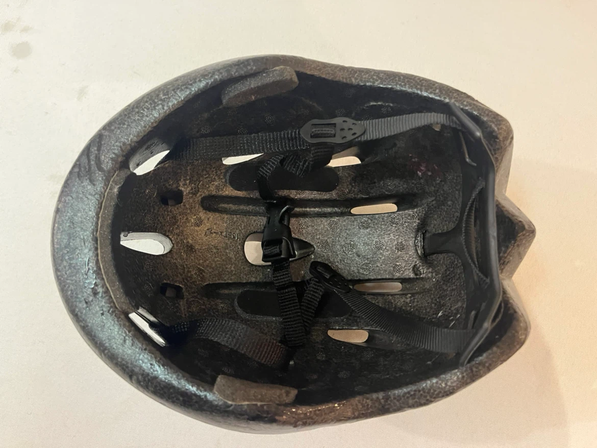 Child’s Bike Helmet - Bell Brand - ages 4-11 - photo 5