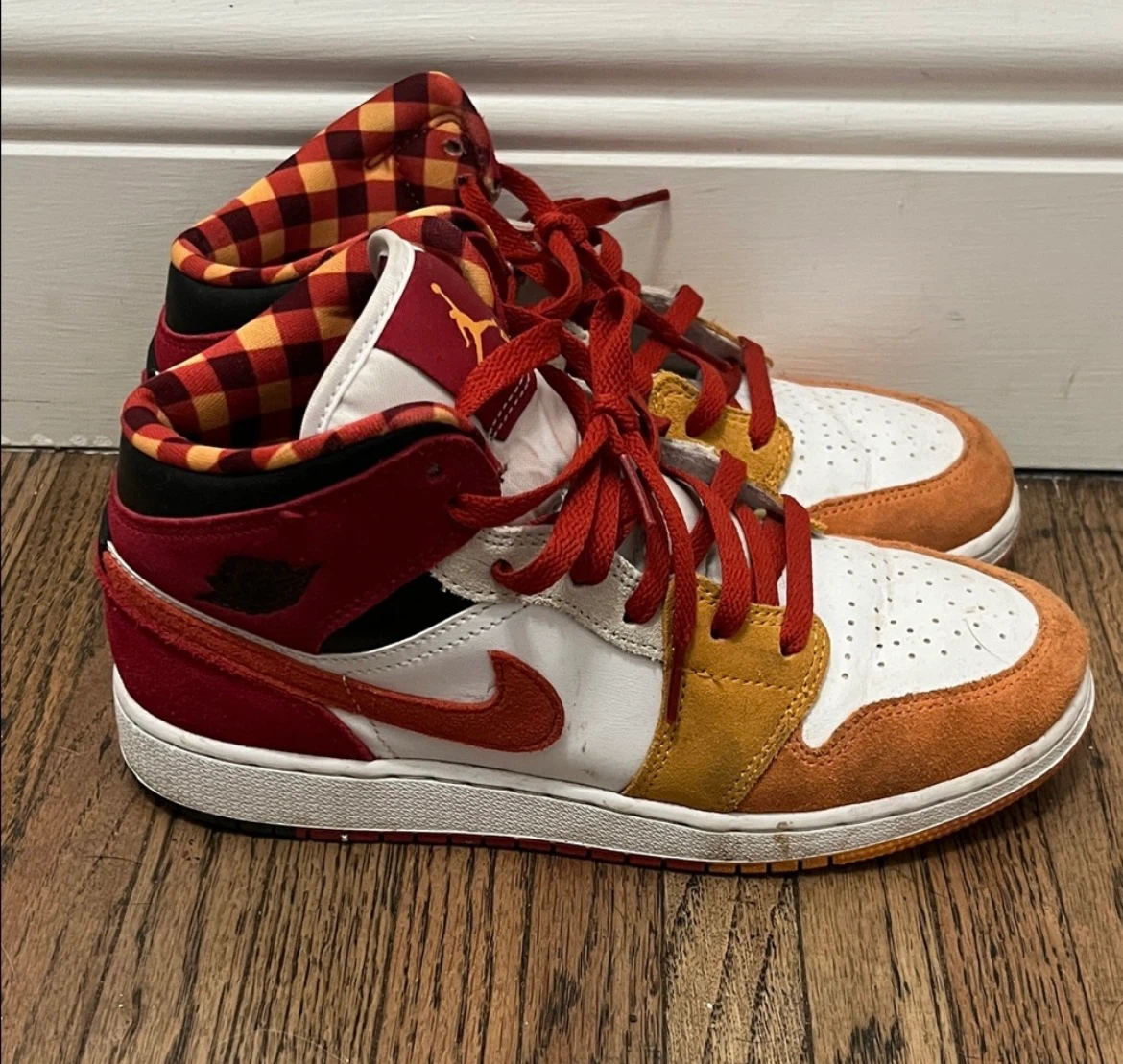 Air Jordan 1 Mid SE Shoes