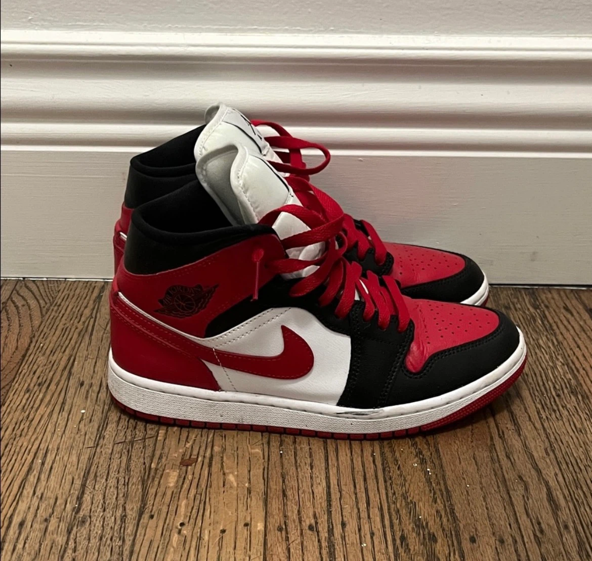 Air Jordan 1 Mid Red Black White - wms