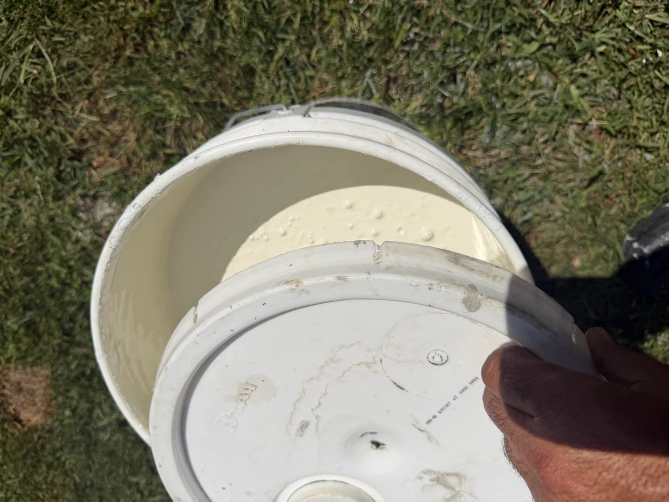 BeautiTone Pro 300 Interior Latex Paint - Eggshell White - photo 2