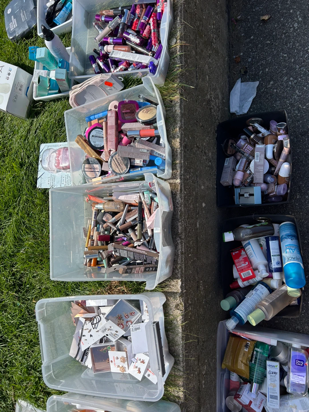 Mixed Lot of Makeup and Skincare Products - photo 3