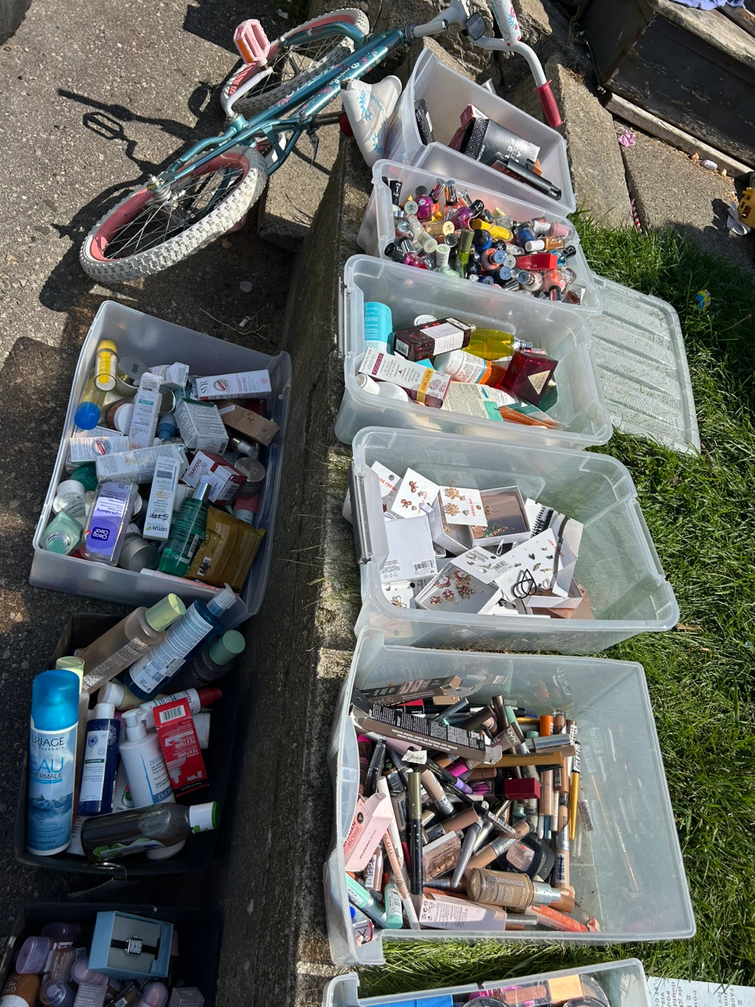Mixed Lot of Makeup and Skincare Products - photo 4