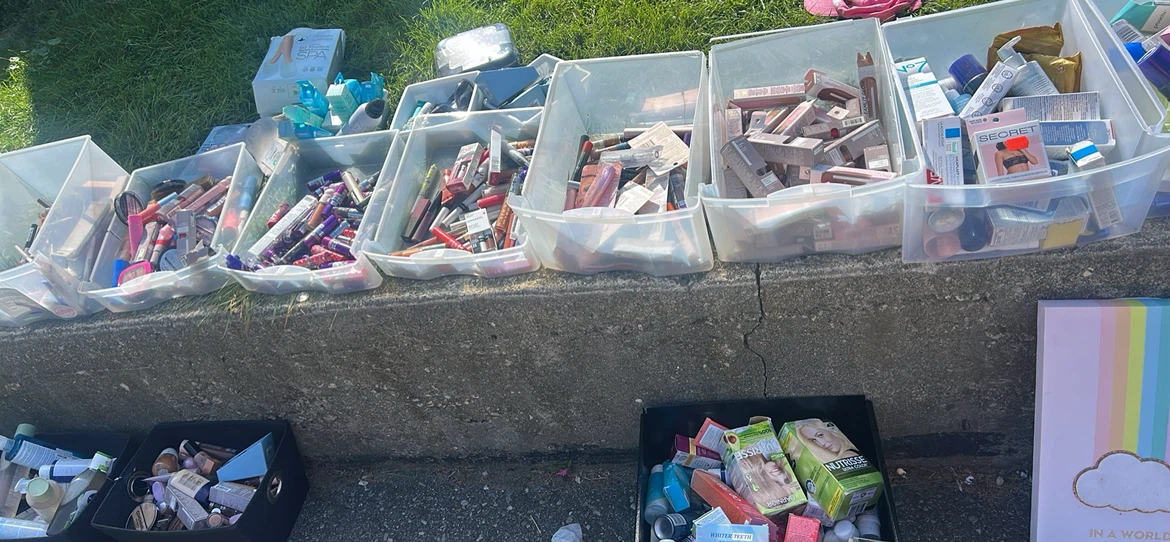 Mixed Lot of Makeup and Skincare Products - photo 5