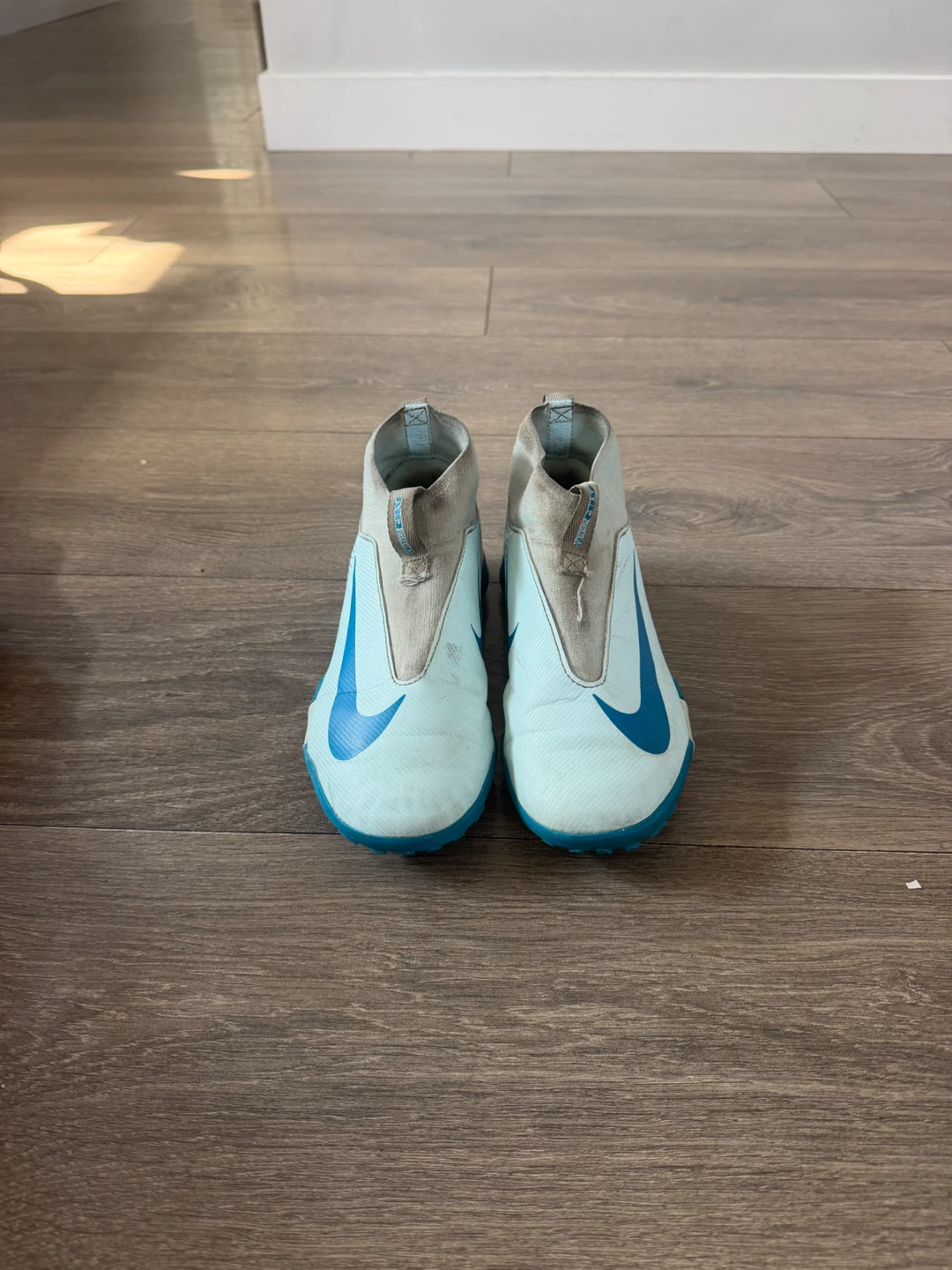 Nike Mercurial Soccer Cleats - indoor size 4