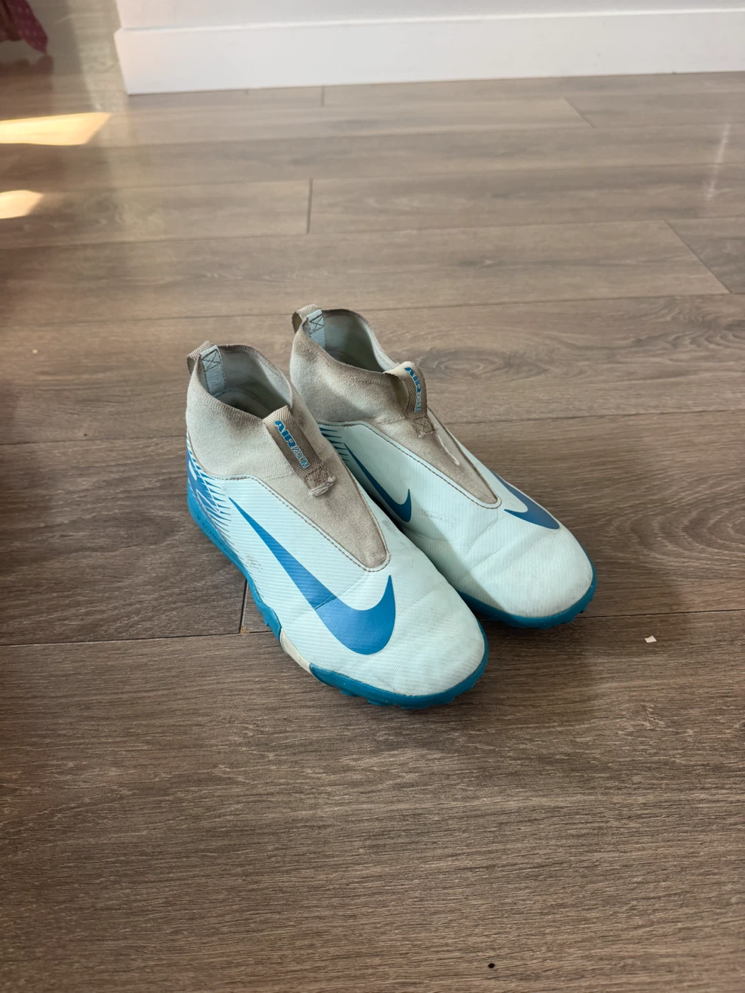 Nike Mercurial Soccer Cleats - indoor size 4 - photo 2