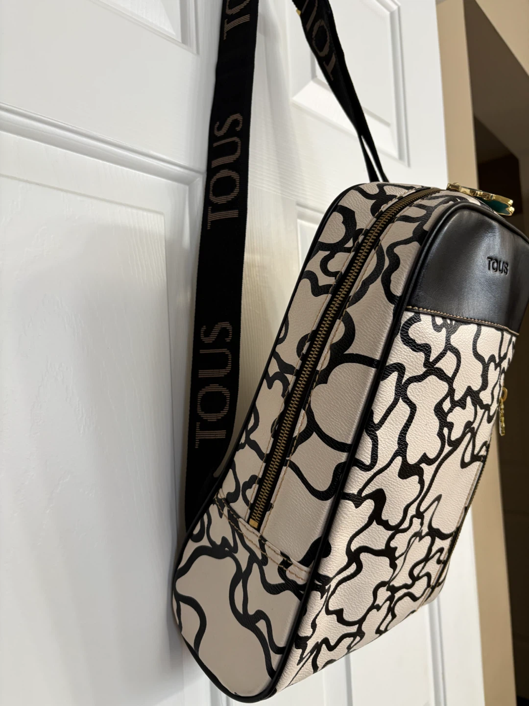 TOUS Kaos Printed Leather Crossbody Bag - photo 5