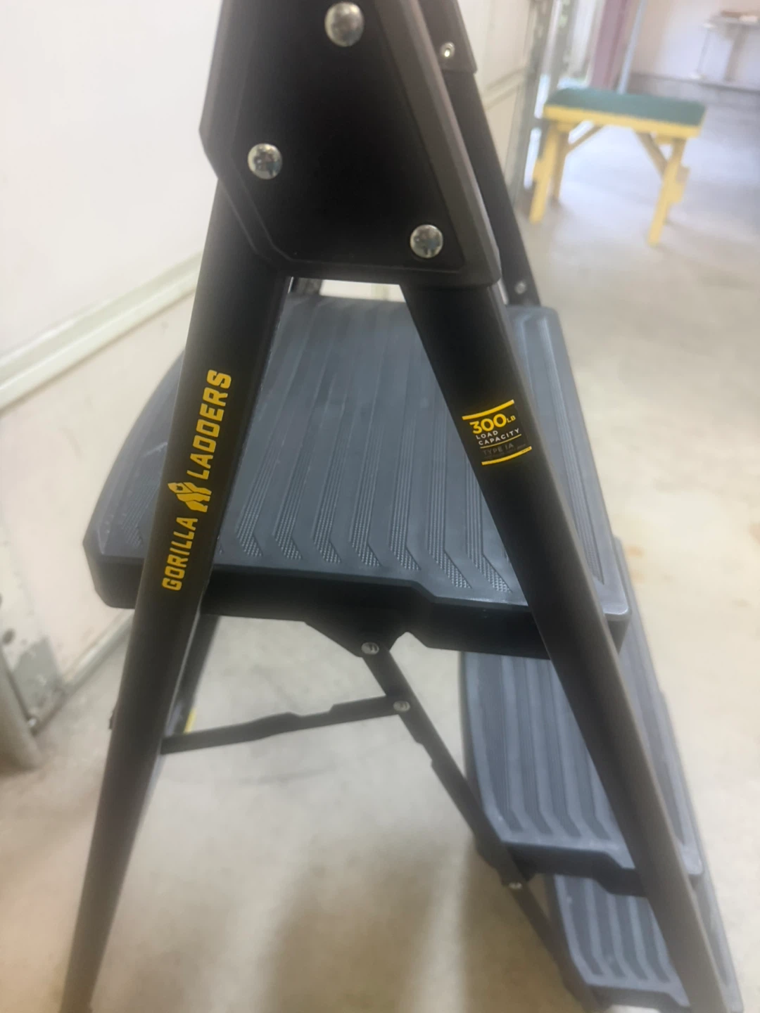 Gorilla step ladder - photo 2