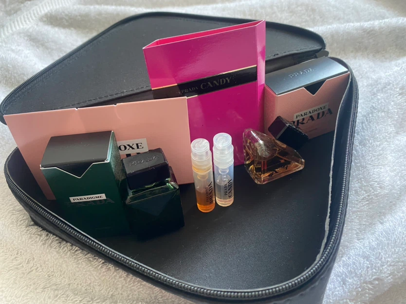 Prada Beauty Triangle Cosmetic Bag with Fragrance Samples - photo 3
