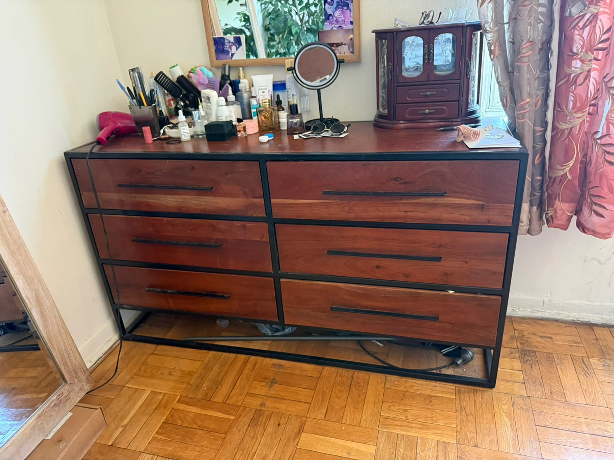 Wooden Dresser with 6 Drawers