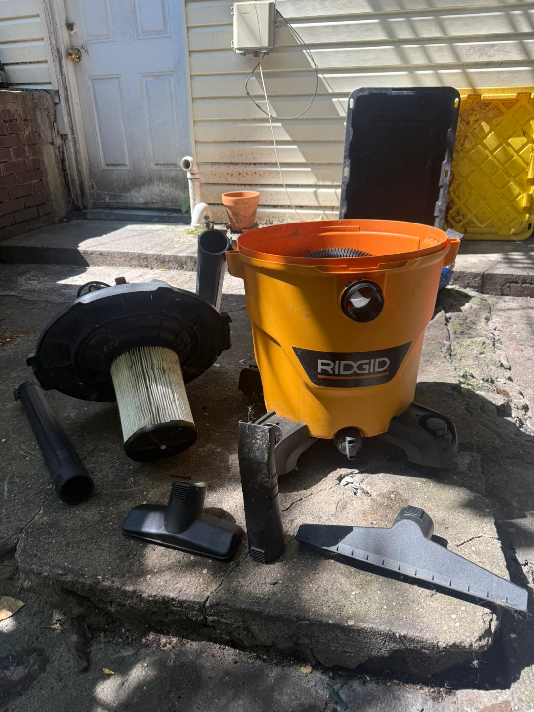 RIDGID Wet/Dry Vacuum Cleaner with Accessories - photo 2