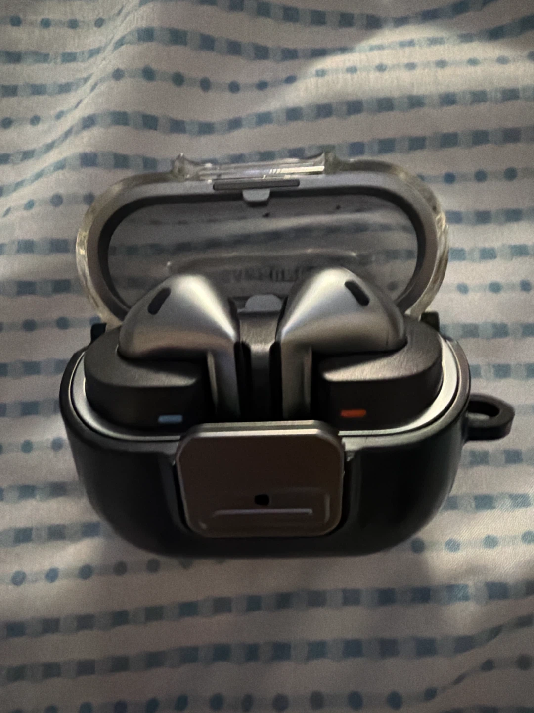 Samsung Galaxy Buds 3 with extra carrying case