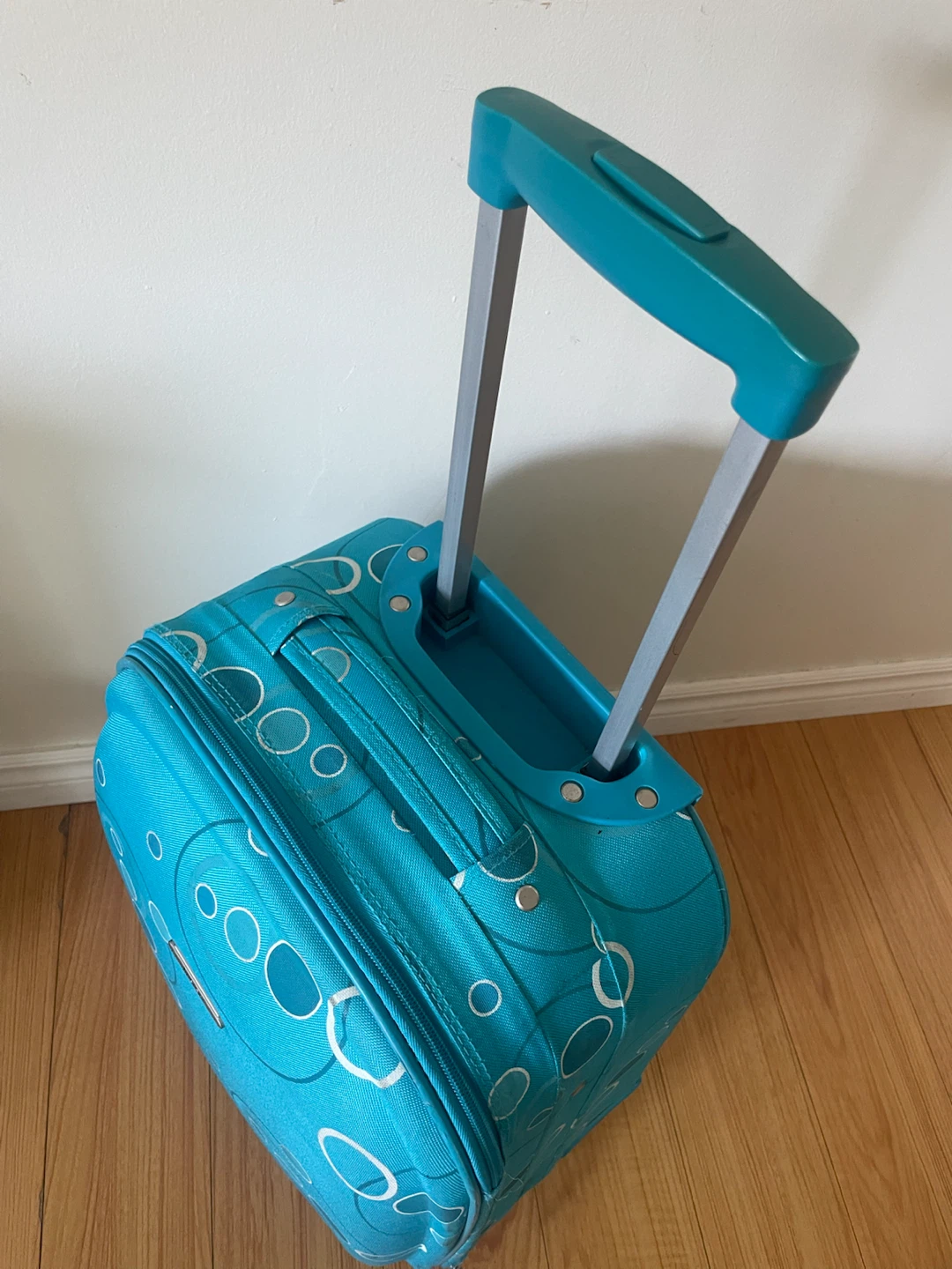 Kids Carry On Luggage with Wheels - photo 3
