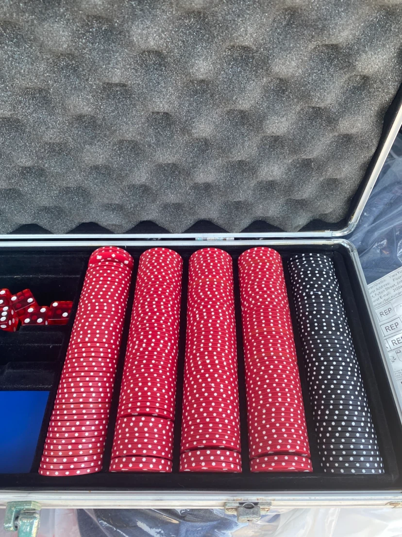 Poker Chip Set with Case(some missing)heavy - photo 2