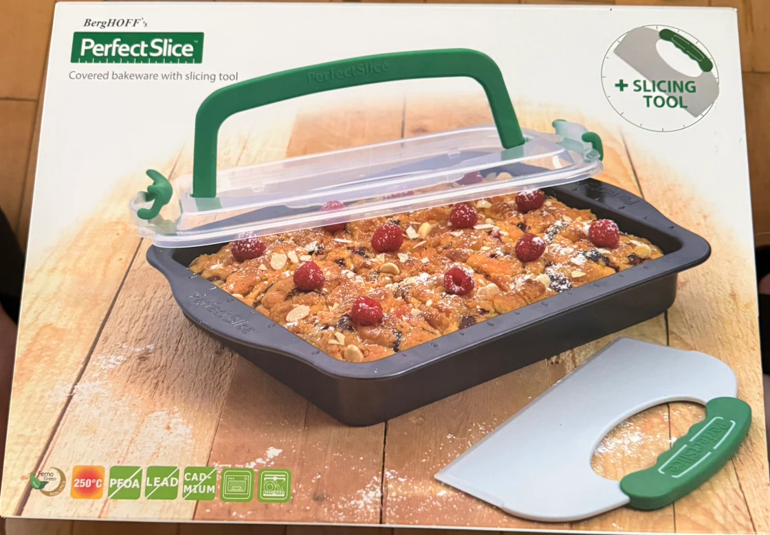 BergHOFF Perfect Slice Covered Bakeware with Slicing Tool