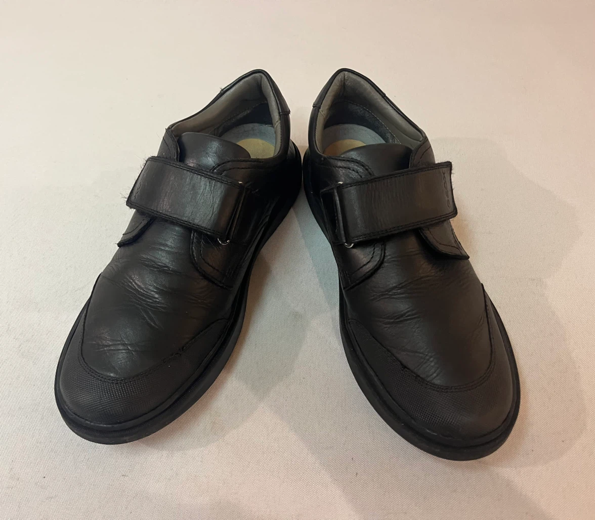 Boys 6.5 (men’s) / Black Leather Dress Shoe or Uniform Shoe