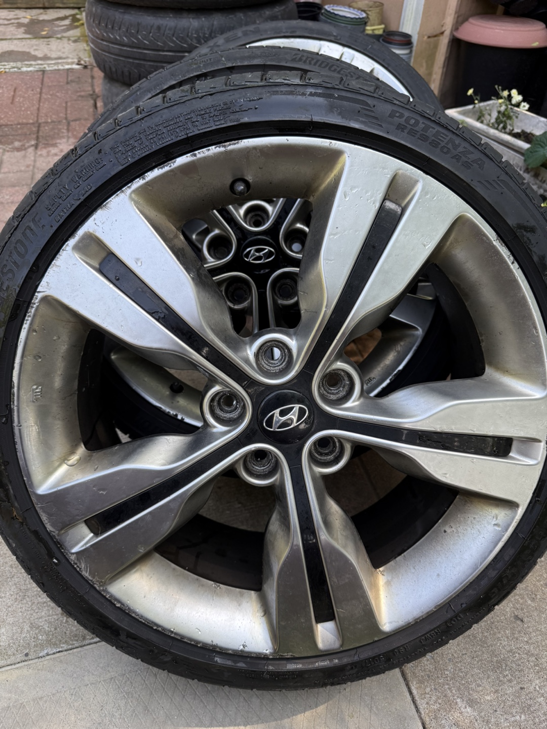 Set of 4 Hyundai Wheels with Tires - photo 3