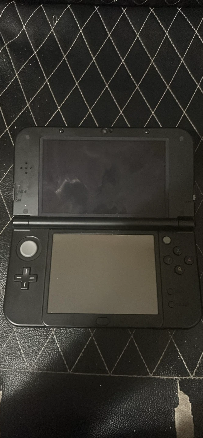 New Nintendo 3DS XL - Pokemon Edition - photo 3