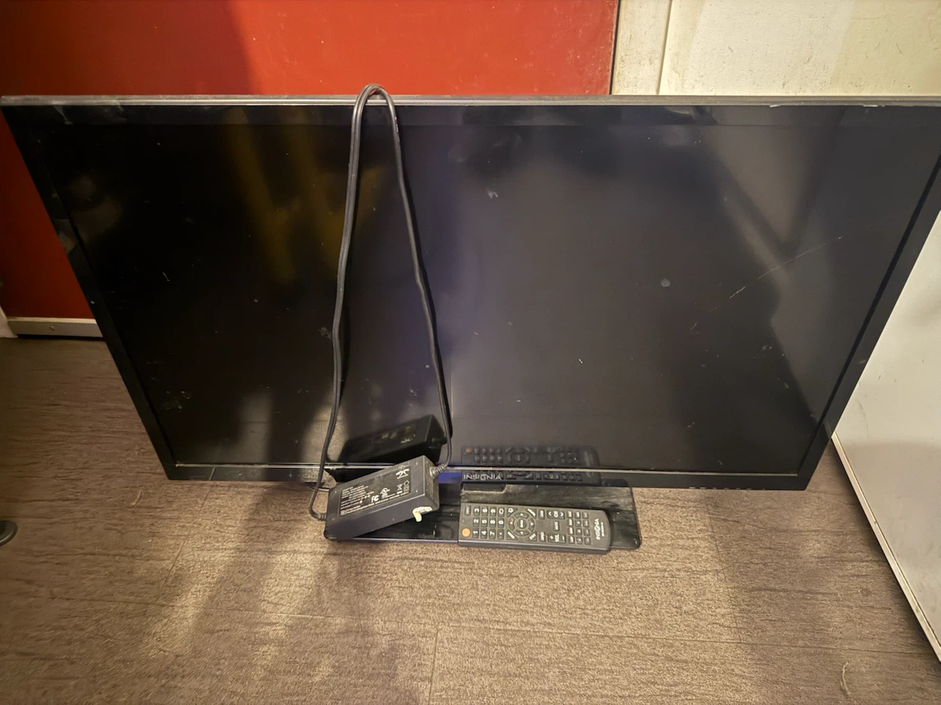 Insignia 32" HD TV -