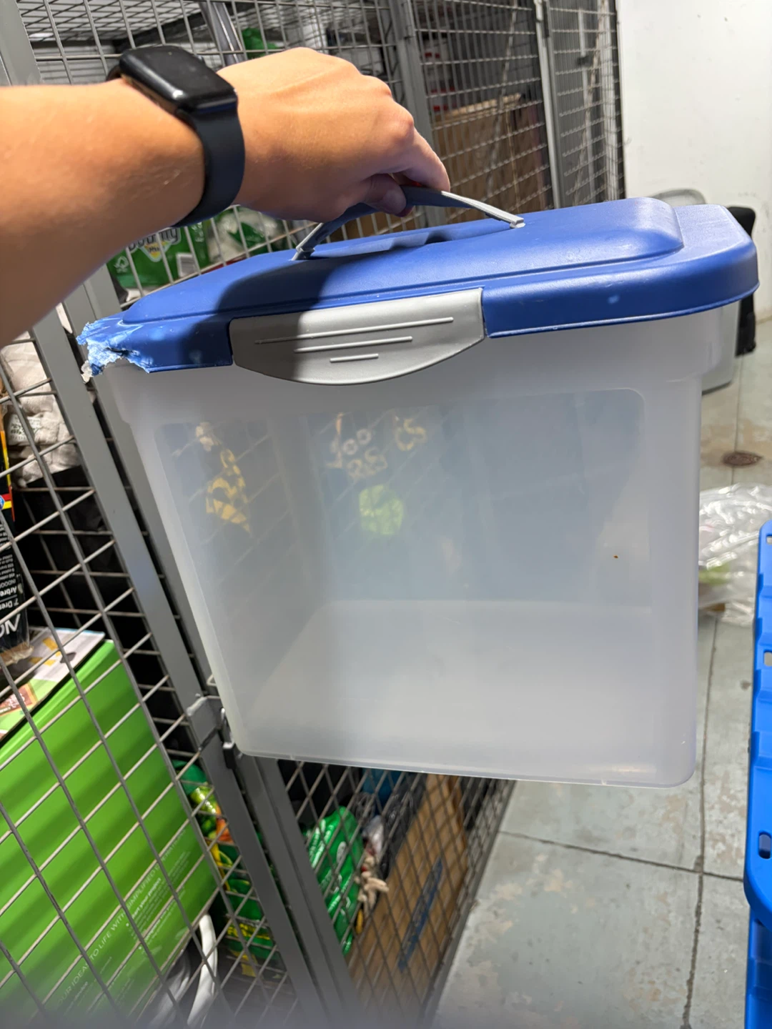 ~ 4L storage container w/ damage - photo 3