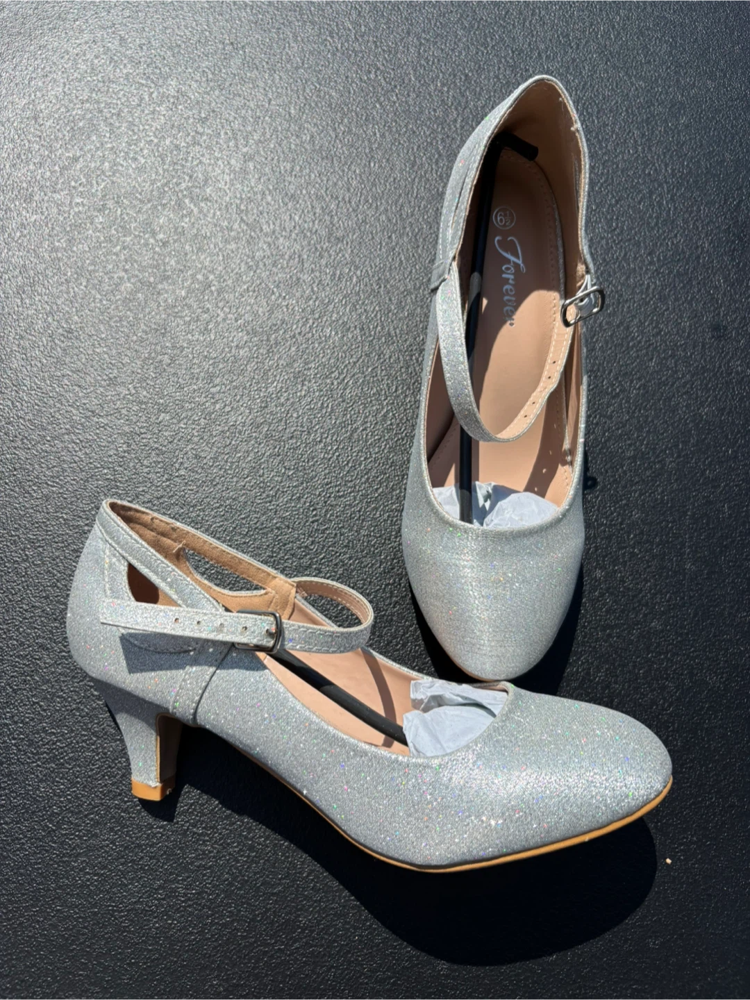 BRAND NEW Silver Glitter Heels - Size 6.5 - photo 2