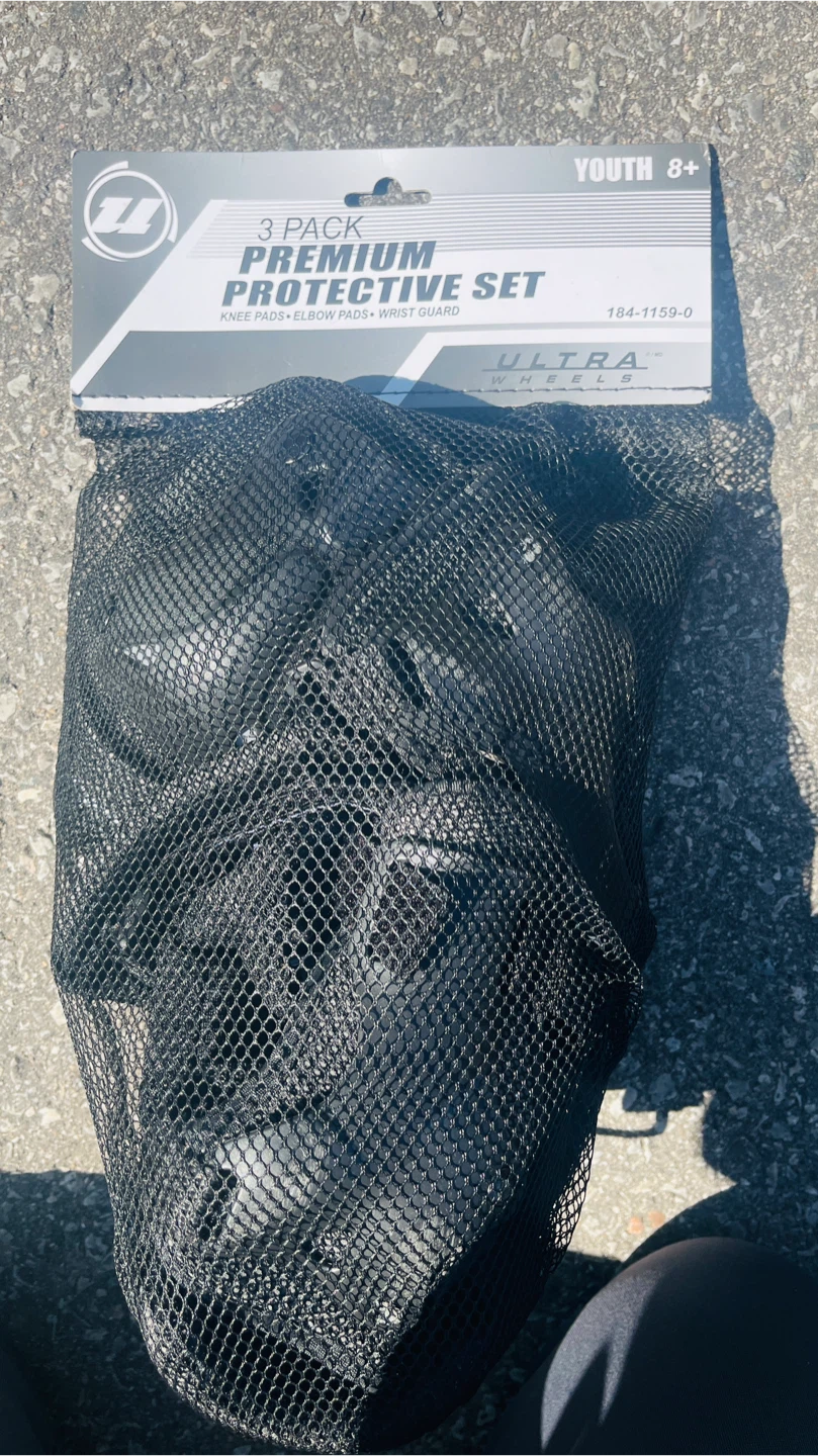Ultra Wheels Roller Skates Youth Protective Set - photo 2