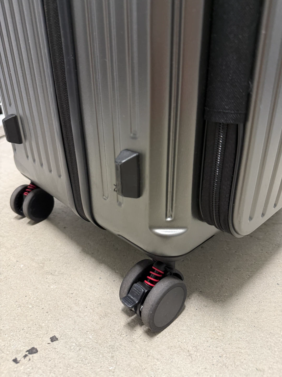 Grey Expandable Luggage with TSA Lock - photo 5