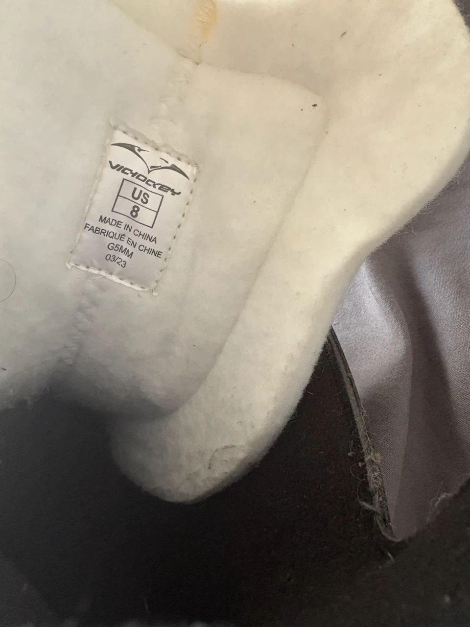 Vicko hockey skates US 8 - photo 2