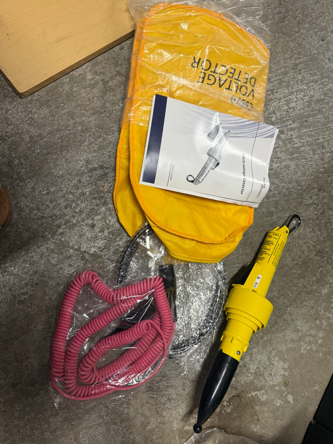 Fluke Networks C9970 Voltage Detector Bag - photo 3