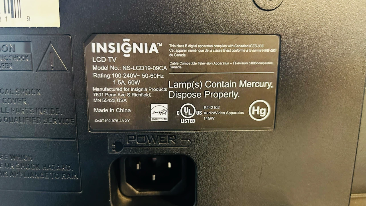 Insignia 19" LCD TV Model NS-LCD19-09CA - photo 5