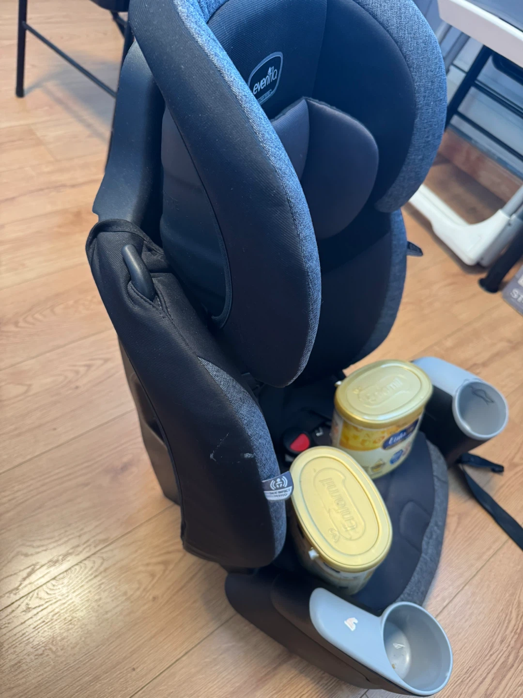 Evenflo Car Seat with 2 Enfamil NeuroPro Care Tubs - photo 2