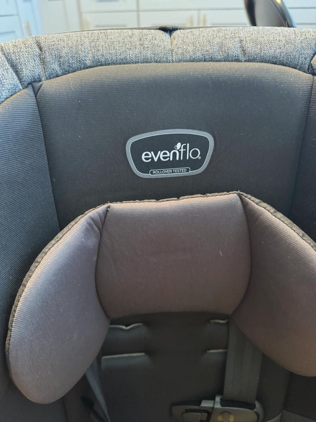 Evenflo Car Seat with 2 Enfamil NeuroPro Care Tubs - photo 4