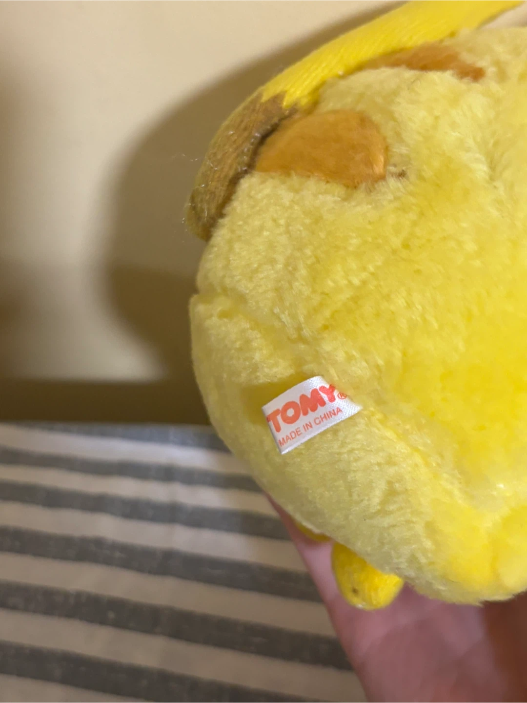 Vintage tomy pikachu plush - photo 4