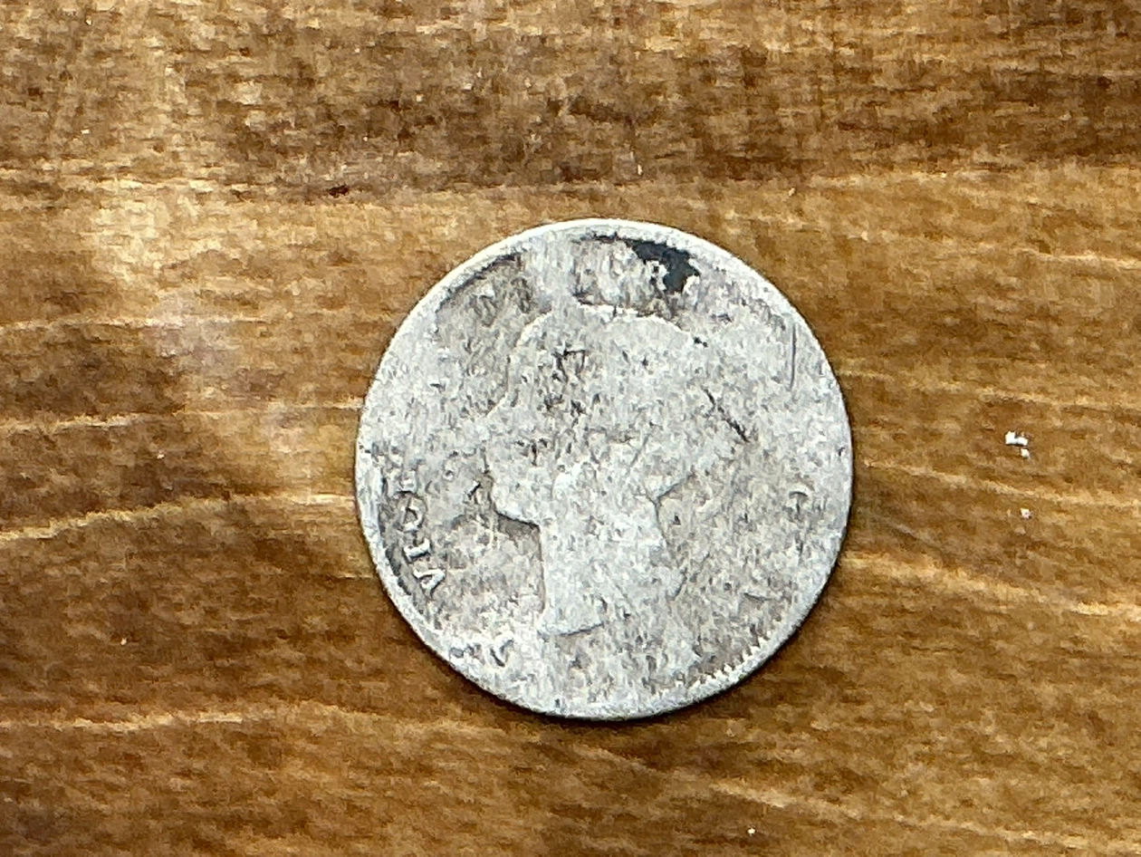 1874 CANADIAN Queen Victoria 5 Cent Silver Coin - photo 3