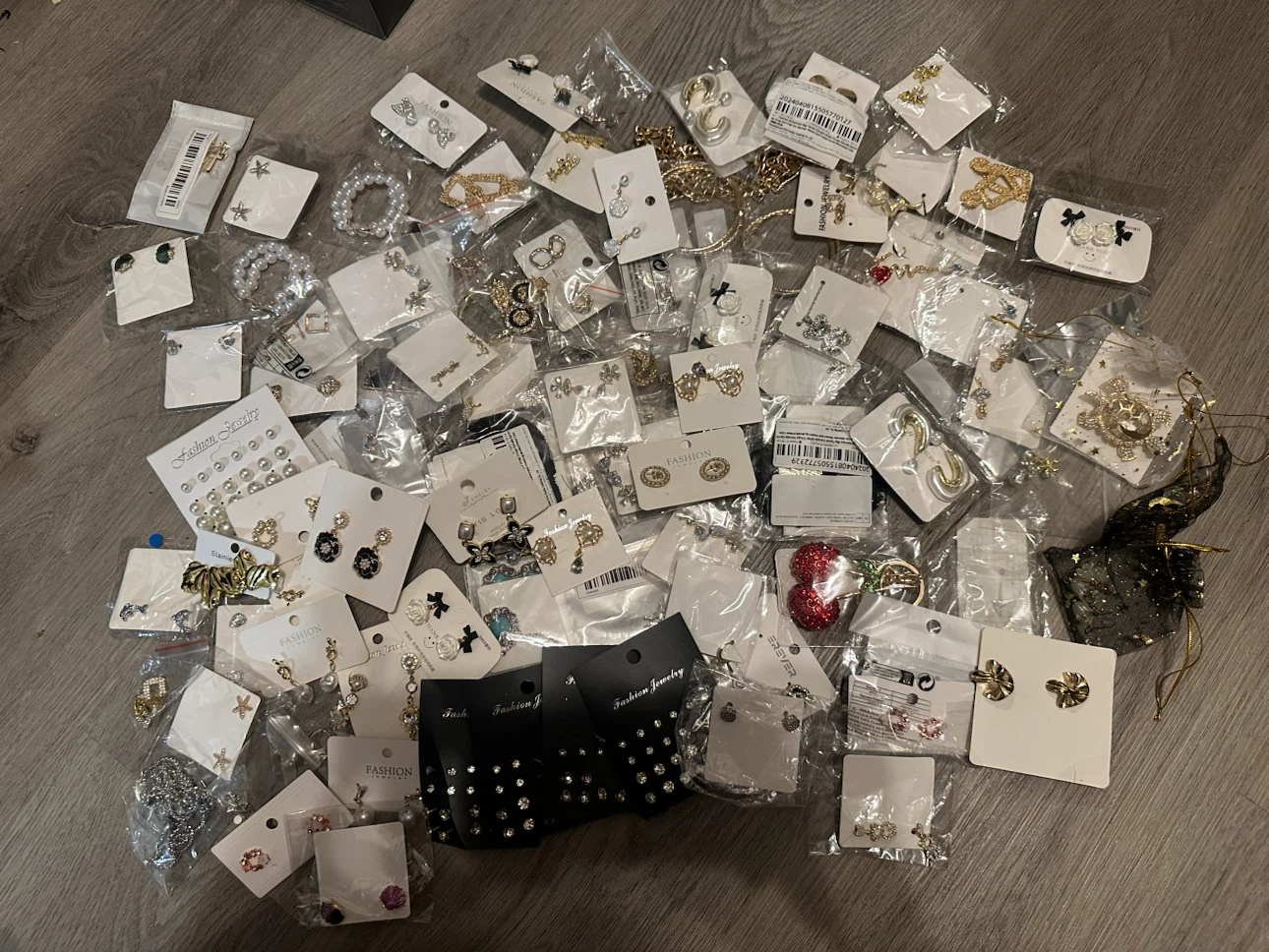 HUGE NEW Jewelry Lot – 82+ Earrings, Necklaces & More