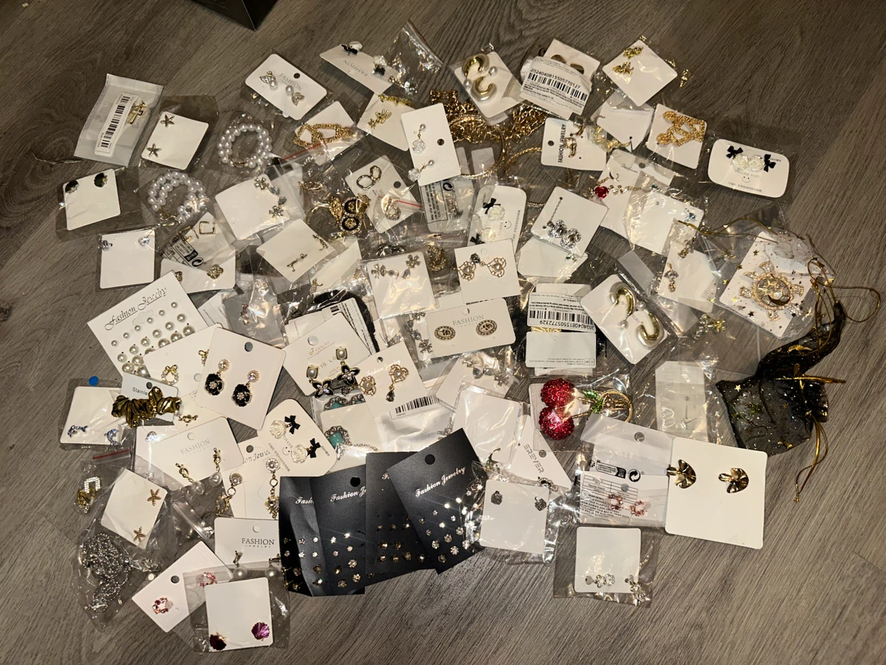 HUGE NEW Jewelry Lot – 82+ Earrings, Necklaces & More - photo 2