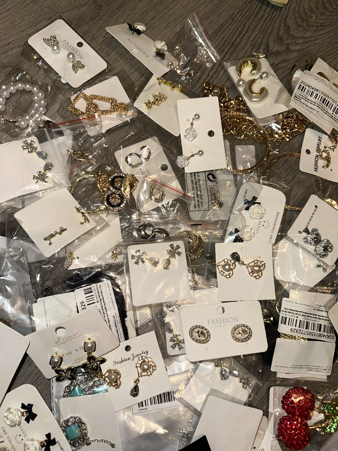 HUGE NEW Jewelry Lot – 82+ Earrings, Necklaces & More - photo 4