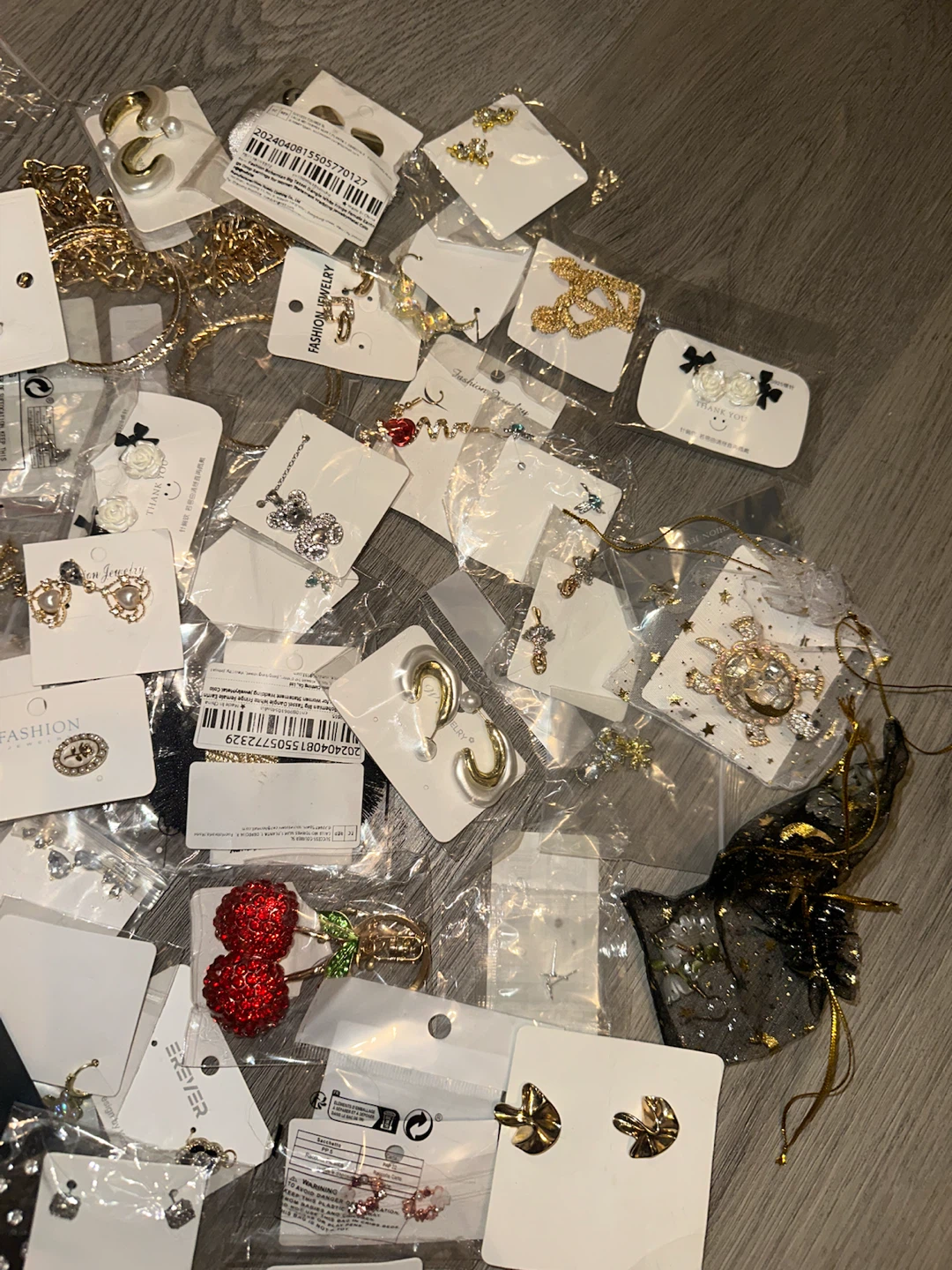 HUGE NEW Jewelry Lot – 82+ Earrings, Necklaces & More - photo 5