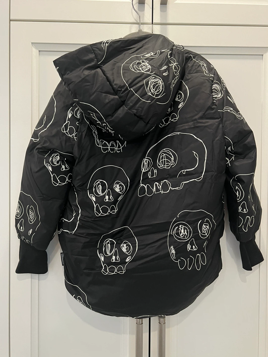 NUNUNU Black Skull Print Puffer Jacket size 6-7 - photo 2