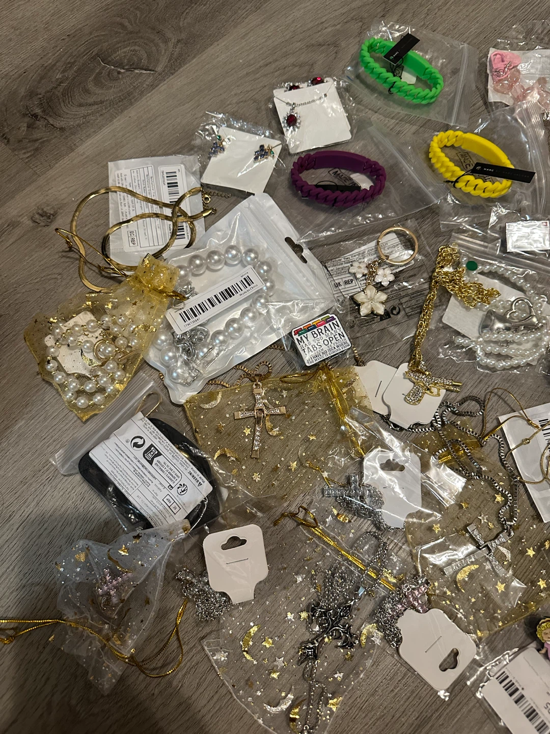 Huge NEW Jewelry + Keychain Bundle #3 – Take All - photo 3